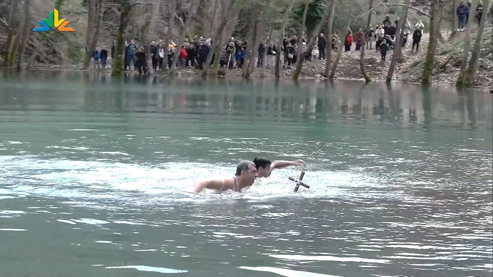 o-agiasmos-sti-limni-toy-mikroy-chorioy-eyrytanias-1767709354