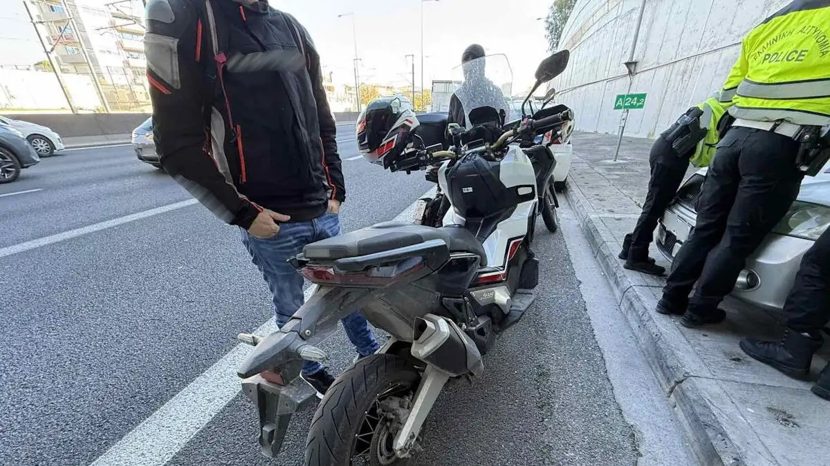 Ανενόχλητος ο 24χρονος μοτοσικλετιστής που αγνοούσε κόκκινα φανάρια, παρά την αναγνώρισή του