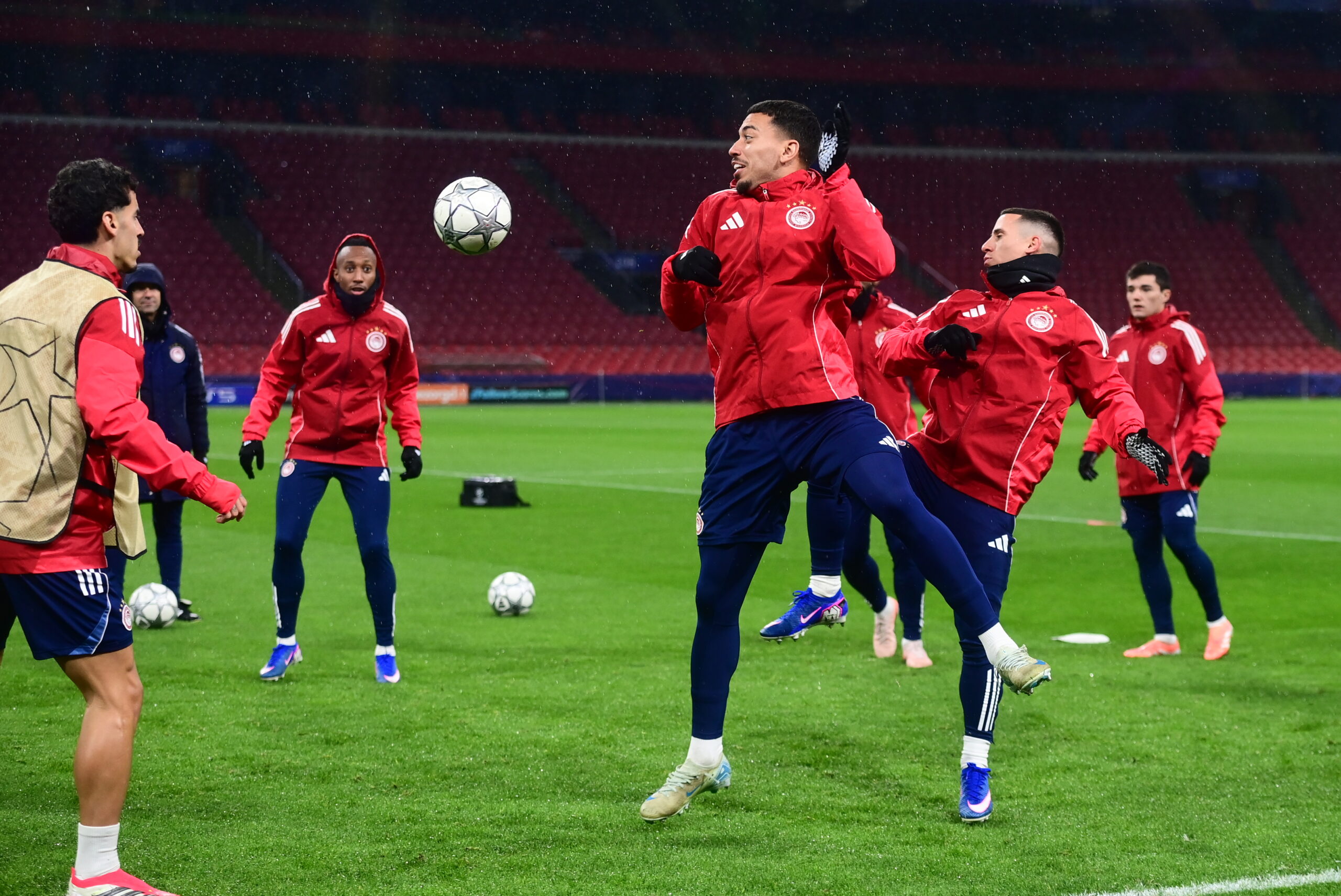 Άγιαξ – Ολυμπιακός: Η καθοριστική προπόνηση των Πειραιωτών πριν τον «τελικό» πρόκρισης στα νοκ άουτ του Champions League