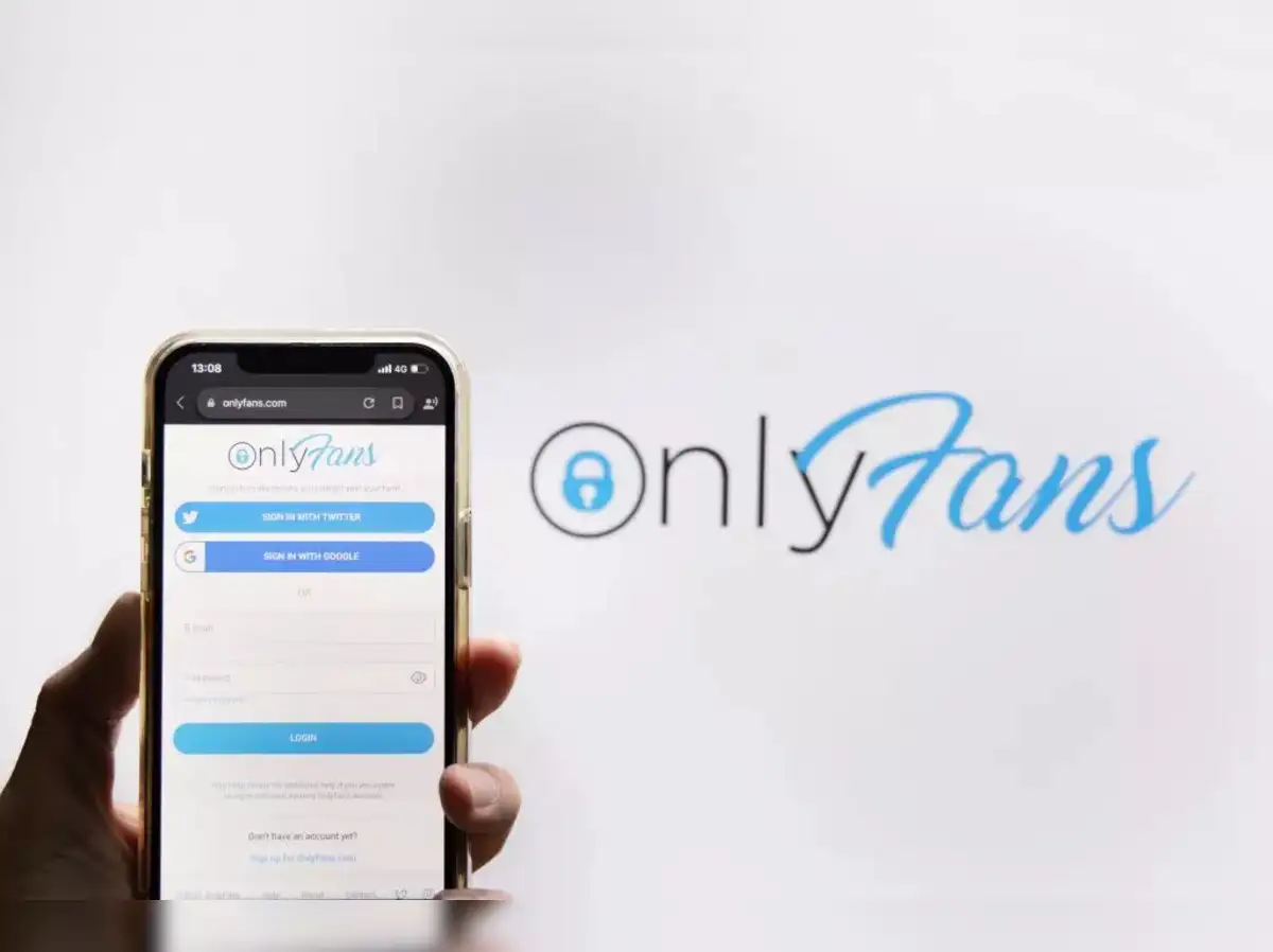 Αναστάτωση με αστυνομικό που δημοσίευε τολμηρές φωτογραφίες στο OnlyFans – Συνάδελφοι απαιτούν την απόλυσή της