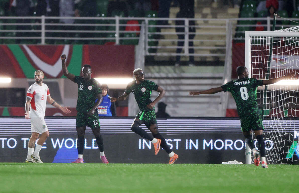 Νιγηρία – Μοζαμβίκη 4-0: Εύκολη πρόκριση στα προημιτελικά του Copa Africa με «σόου» από Ακόρ και Οσιμέν