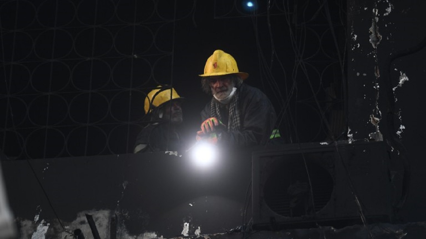 Πακιστάν: 21 νεκροί από πυρκαγιά σε εμπορικό κέντρο – Ανησυχία για τους 63 αγνοούμενους