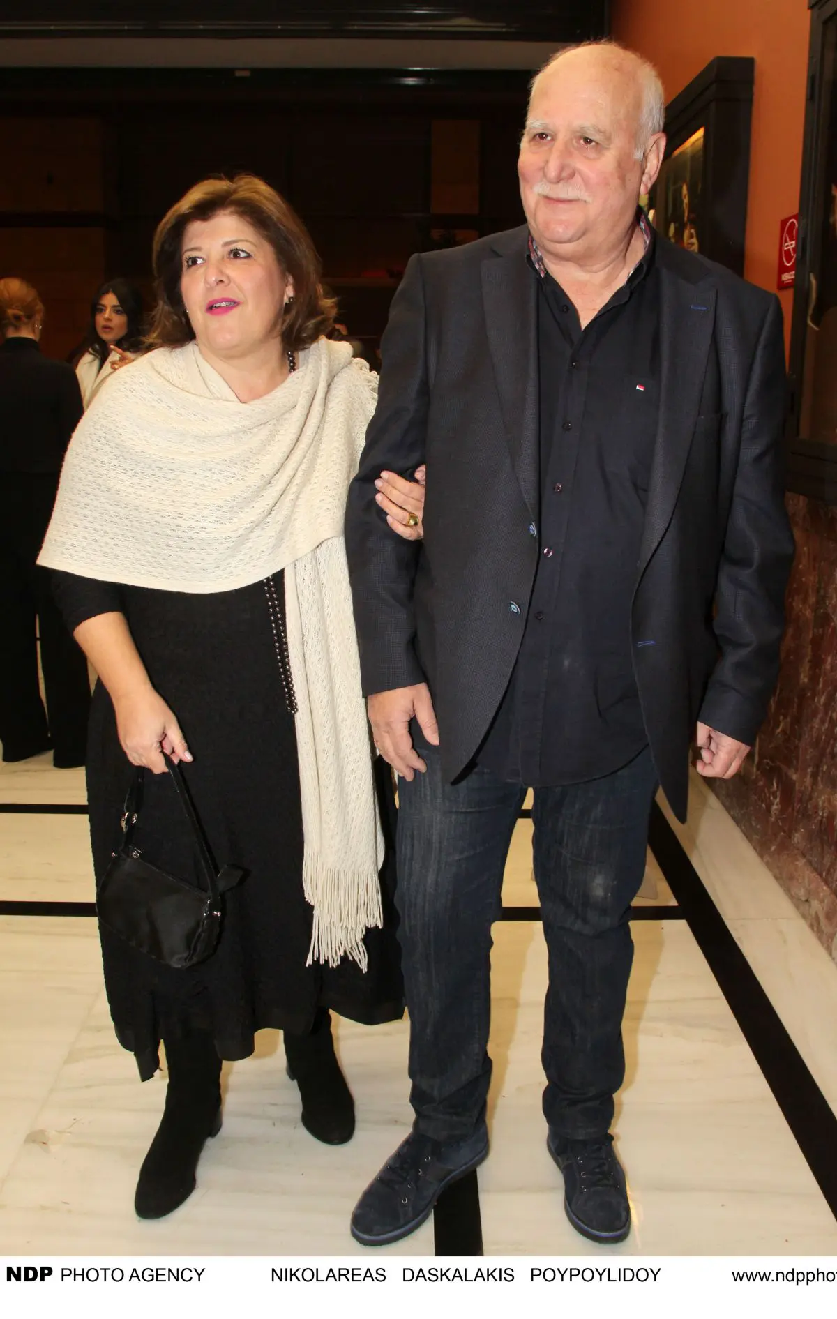 Παπαδάκης σύζυγος