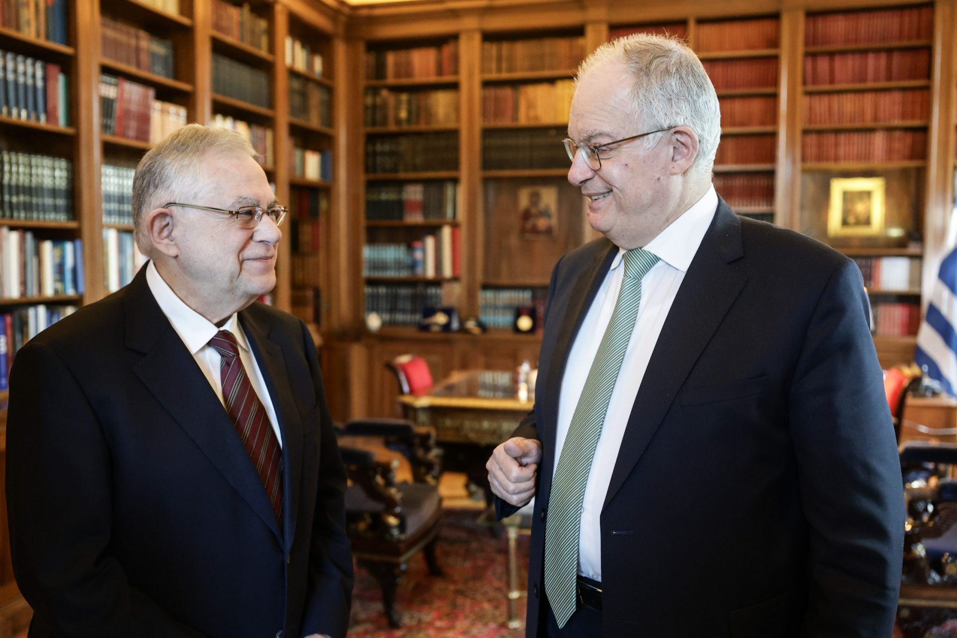 Κωνσταντίνος Τασούλας: Επαφή με τον πρώην πρωθυπουργό Λουκά Παπαδήμο στο Προεδρικό Μέγαρο