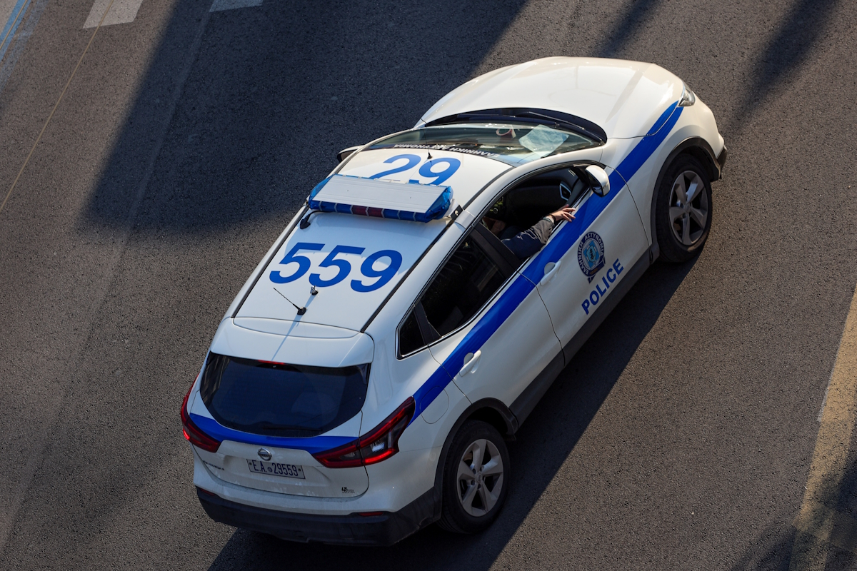 Κολωνός: Πρωτοχρονιάτικη διάρρηξη για 500 ευρώ σε μαγαζί παιχνιδιών – Έσκαψαν τρύπα στον τοίχο