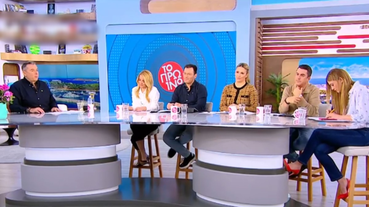 Πρωινό: Αναστάτωση στο πλατό για την παρουσιάστρια που ακολουθεί οδηγίες στο ακουστικό – Η απάντηση του Λιάγκα