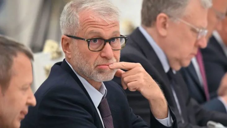 Γερμανία: Η κρυφή περιουσία του Αμπράμοβιτς που «πυροδότησε» την έρευνα στη Deutsche Bank – Πού κατέληξαν τα δισεκατομμύρια από την πώληση της Τσέλσι;