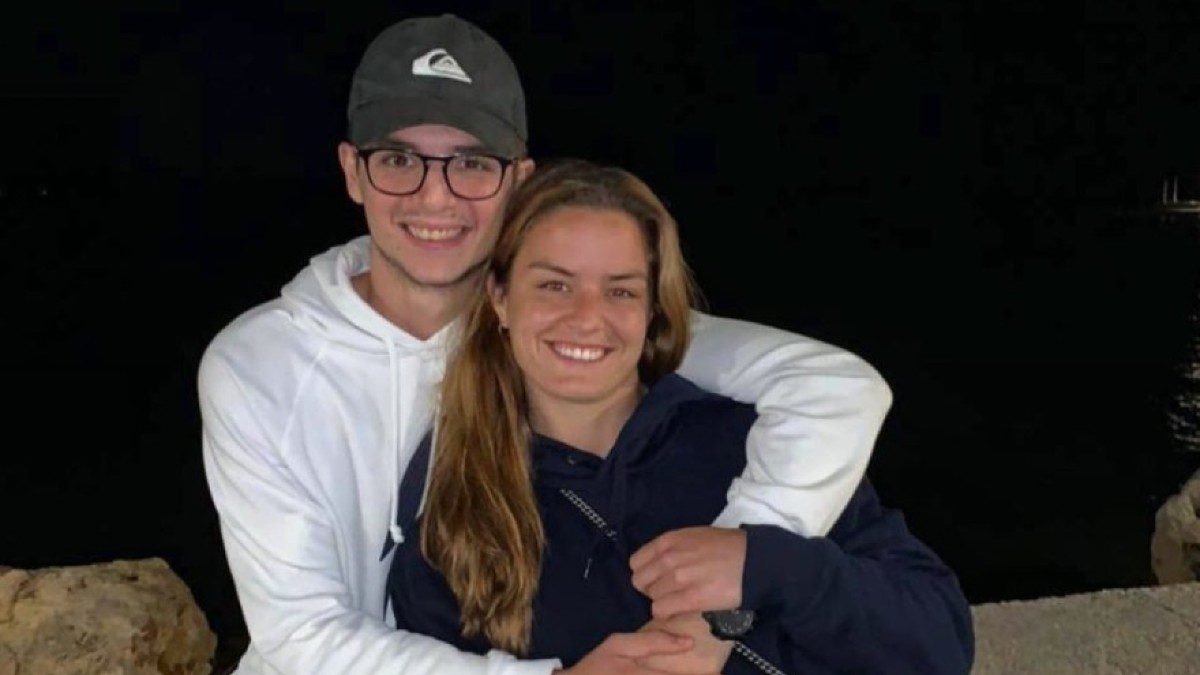 Η Μαρία Σάκκαρη και ο Κωνσταντίνος Μητσοτάκης αρραβωνιάζονται: Το «ναι» και το λαμπερό μονόπετρο