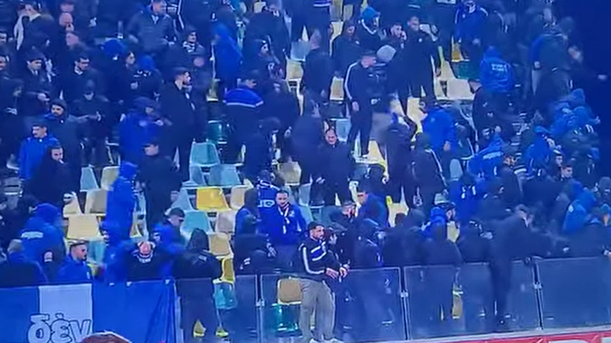 Έντονες συγκρούσεις μεταξύ αστυνομίας και οπαδών της Ανόρθωσης