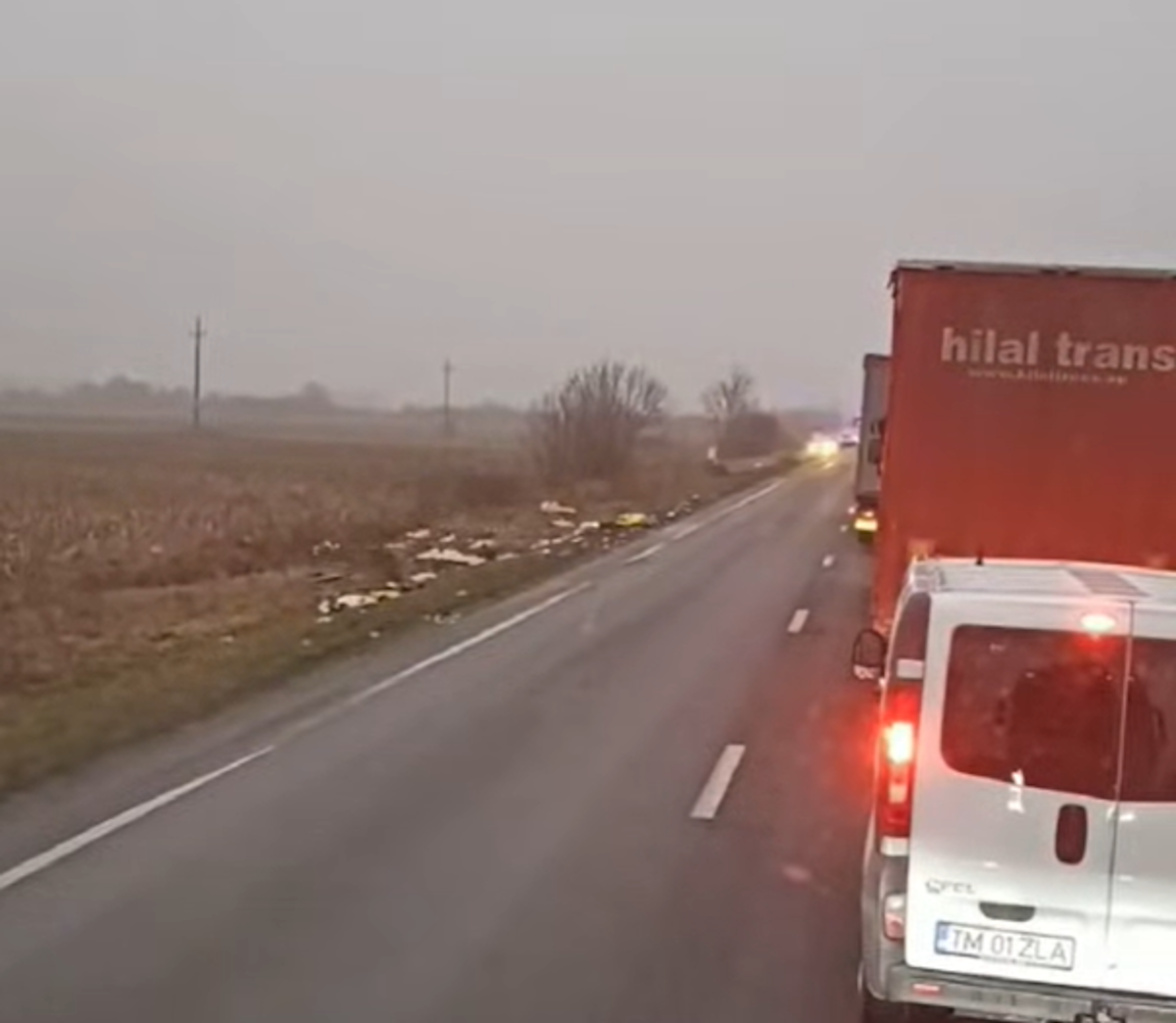 Συγκλονίζουν οι δηλώσεις Έλληνα οδηγού νταλίκας καθώς περνά από το σημείο του δυστυχήματος των οπαδών του ΠΑΟΚ