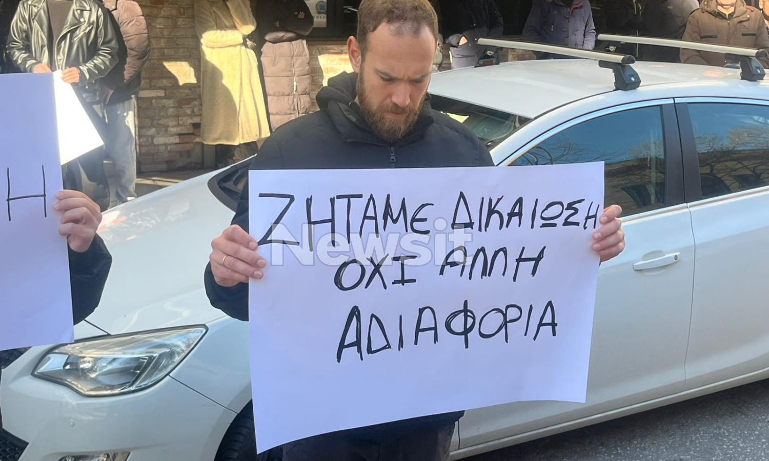 Σέρρες: Διαμαρτυρία για τη δολοφονία του 16χρονου – «Για ένα παιδί που δεν έζησε», έγραφαν σε πλακάτ