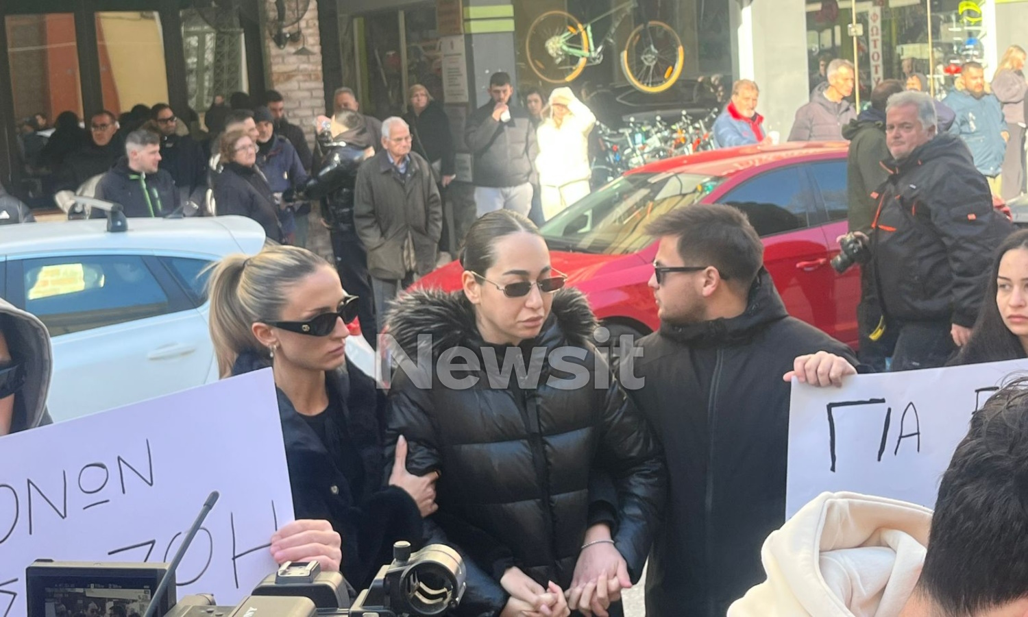 Σέρρες: Διαμαρτυρία για τη δολοφονία του 16χρονου – «Για ένα παιδί που δεν έζησε», έγραφαν σε πλακάτ