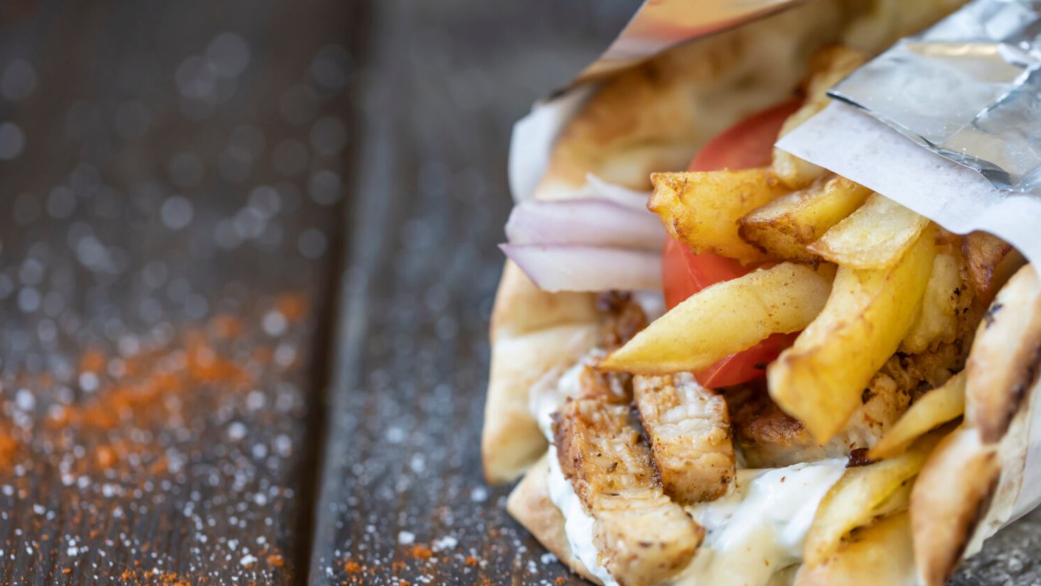 Σουβλάκι: Πότε προβλέπεται νέα αύξηση στην τιμή του