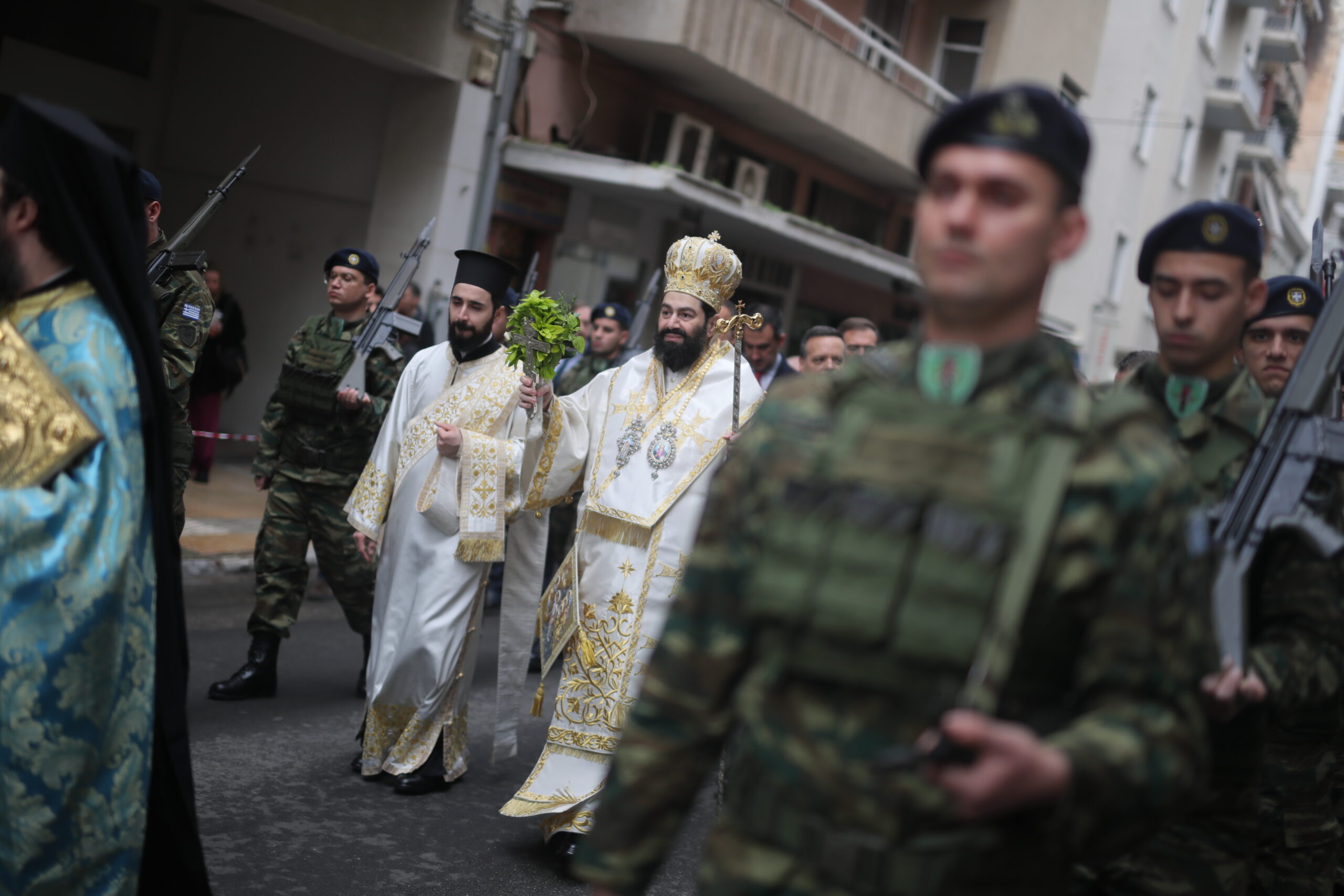 Θεοφάνεια: Εντυπωσιακές τελετές αγιασμού των υδάτων σε Πειραιά και Αθήνα – Δείτε εικόνες 41 Στρατός