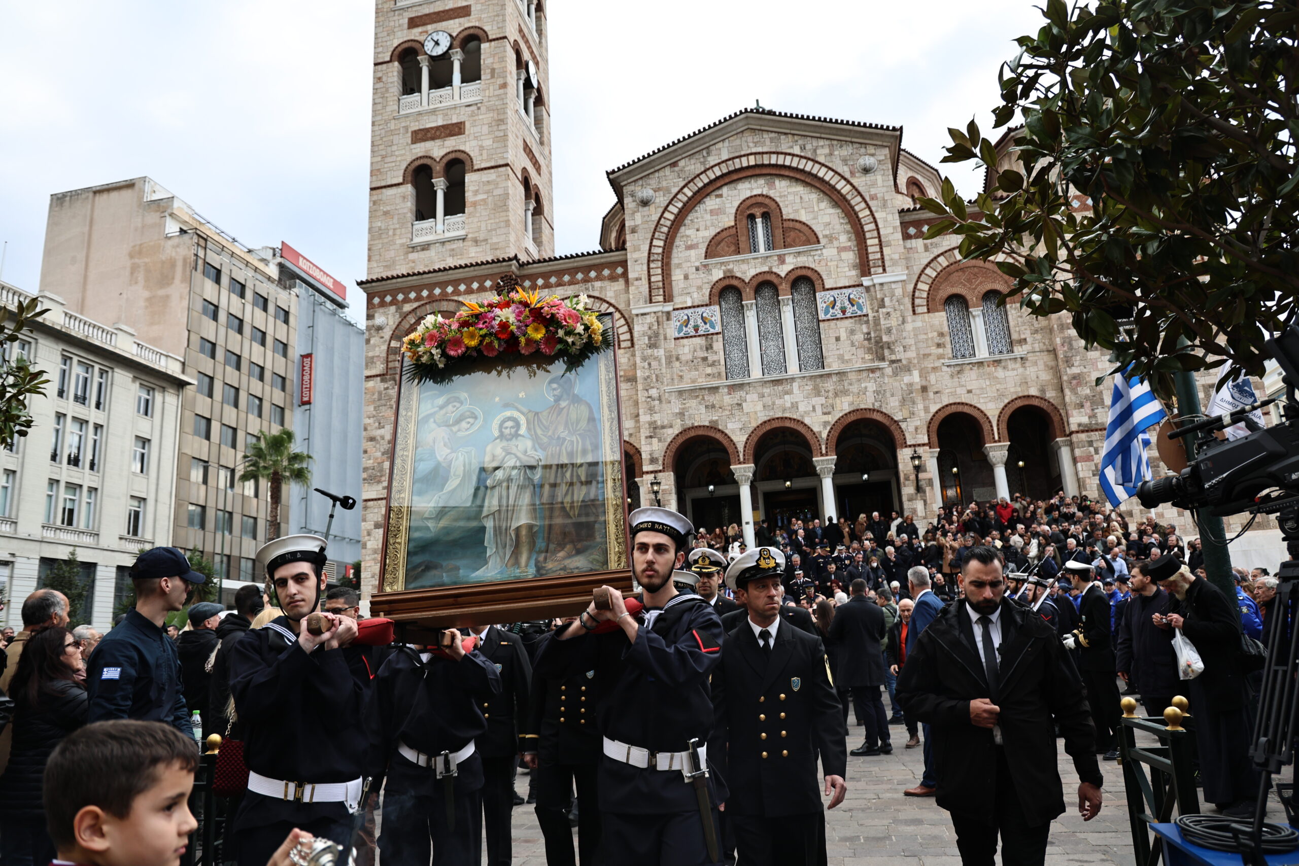 Θεοφάνεια: Εντυπωσιακές τελετές αγιασμού των υδάτων σε Πειραιά και Αθήνα – Δείτε εικόνες 29 Εκκλησία