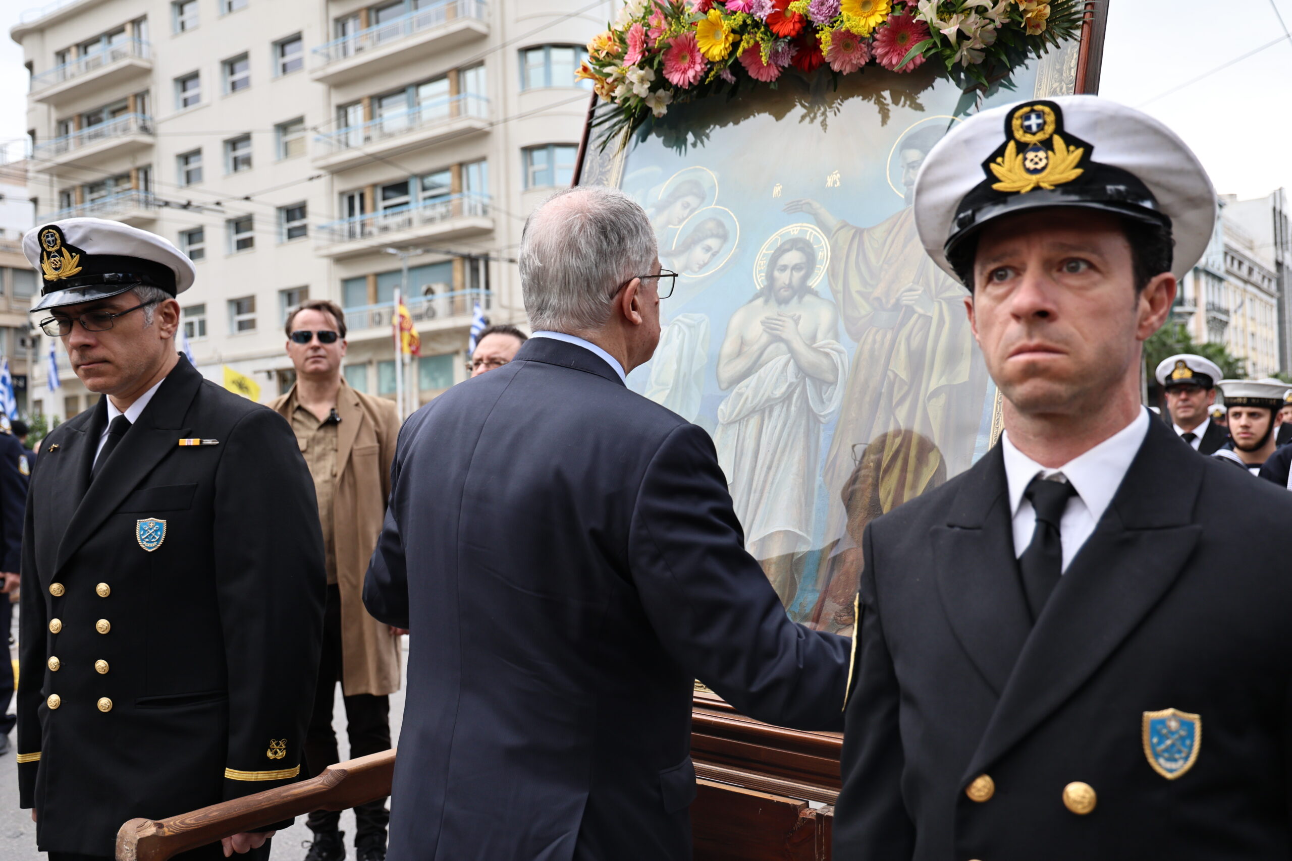 Θεοφάνεια: Εντυπωσιακές τελετές αγιασμού των υδάτων σε Πειραιά και Αθήνα – Δείτε εικόνες 36 Εικόνα