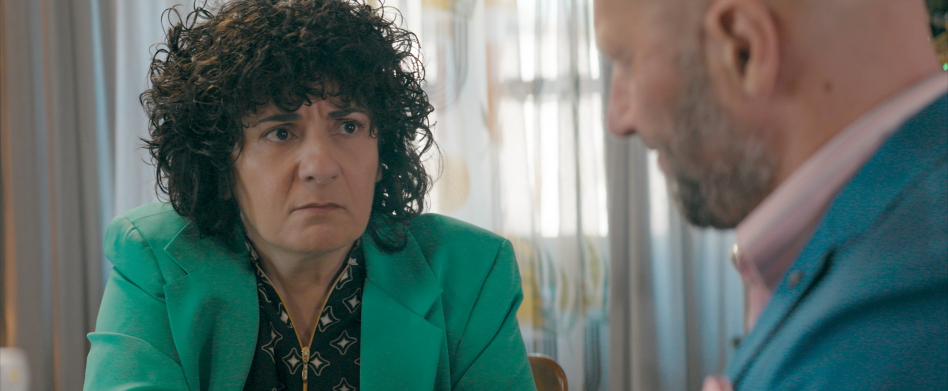 Το παιδί: Ο Υάκινθος επιστρέφει και οι κάτοικοι αγγίζουν τα όρια της τρέλας 5 Το παιδί: Ο Υάκινθος επιστρέφει και οι κάτοικοι αγγίζουν τα όρια της τρέλας