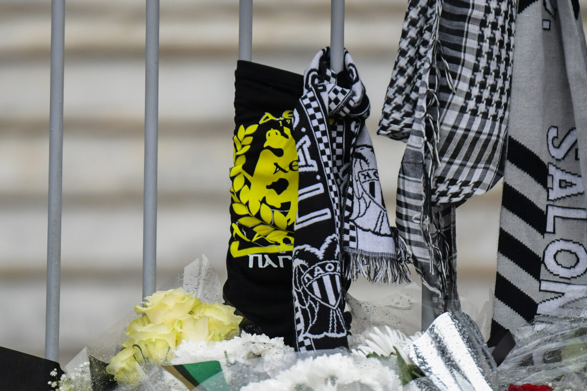 Θρήνος με οπαδούς του ΠΑΟΚ: Αβάσταχτη θλίψη στις κηδείες των 5 νέων σε Ημαθία και Θεσσαλονίκη