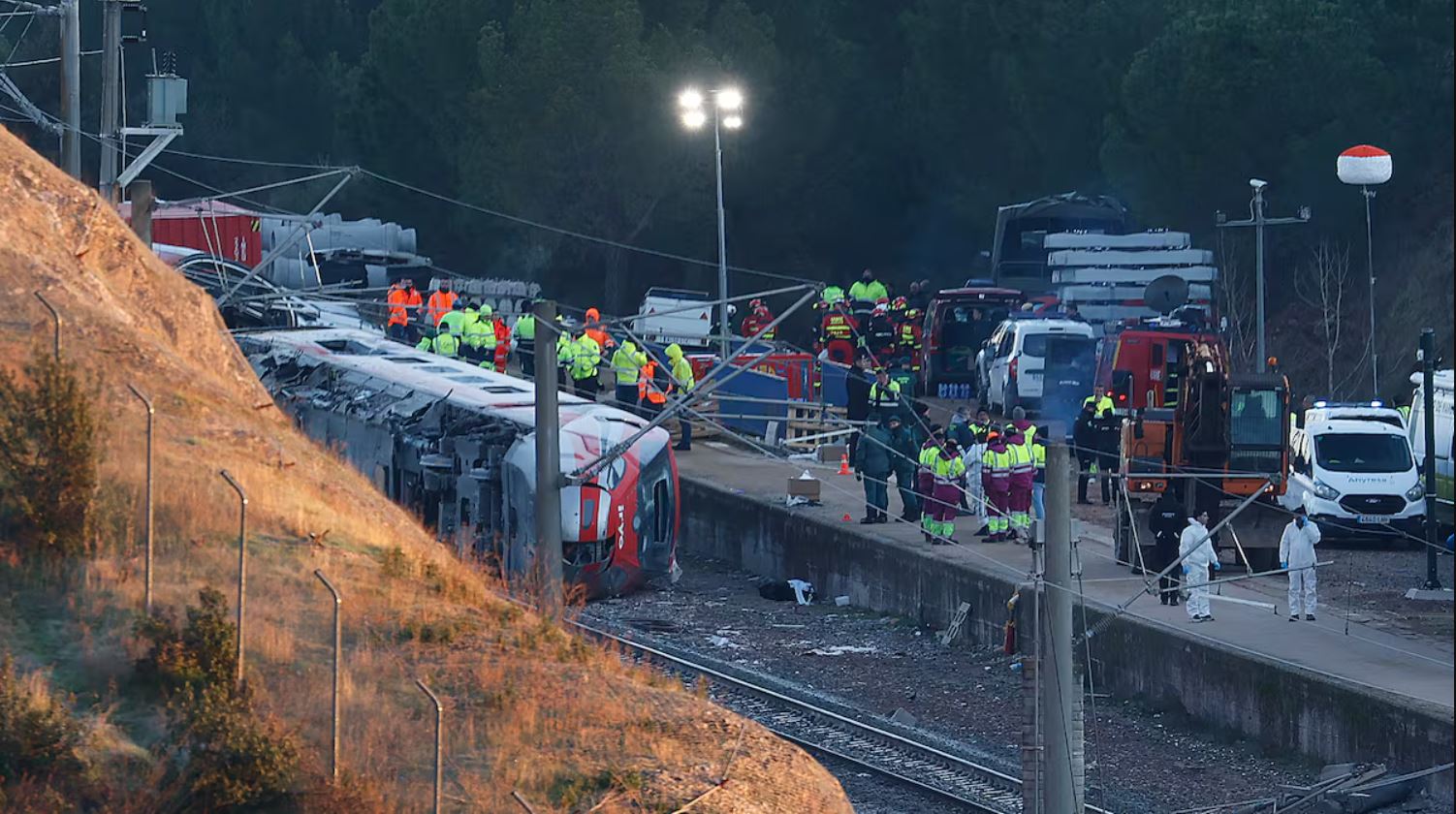 Ισπανία: 41 νεκροί στο σιδηροδρομικό δυστύχημα – «Γολγοθάς» η προσπάθεια εντοπισμού των αγνοουμένων