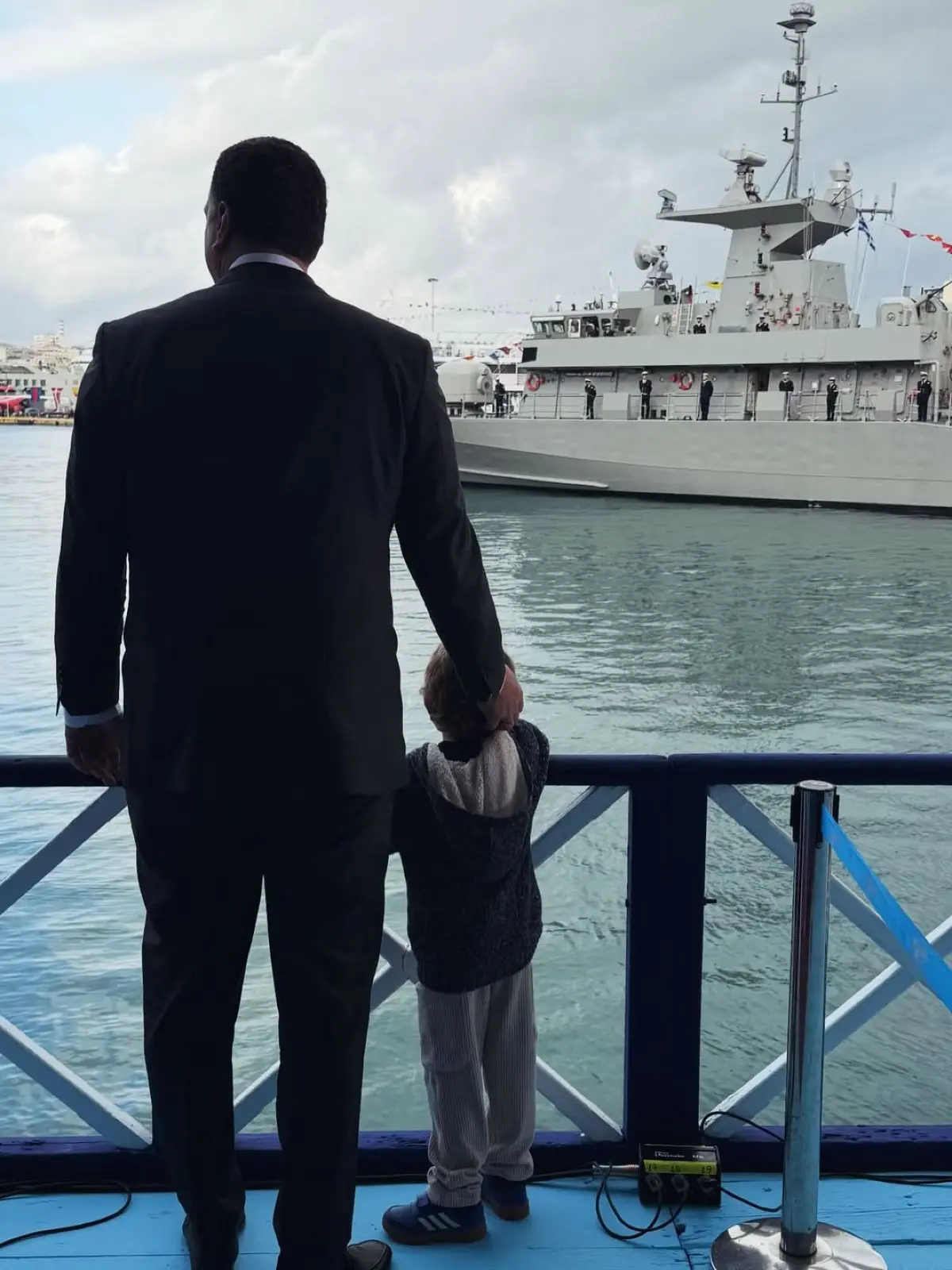 Τζένη Μπαλατσινού – Βασίλης Κικίλιας: Με τον γιο τους στον Πειραιά για τον αγιασμό των υδάτων 11 Η ανάρτηση της Τζένης Μπαλατσινού στο Instagram