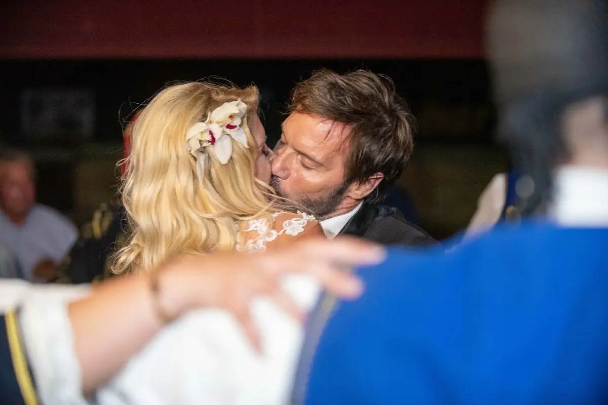 Τζώρτζογλου: Συγκινημένος αναφέρεται στον χωρισμό του από τη Μαριόλα – «Ήθελα να προστατεύσω το Σοφάκι μου από εμένα» 29 Ο Στράτος Τζώρτζογλου και η Σοφία Μαριόλα στον γάμο τους