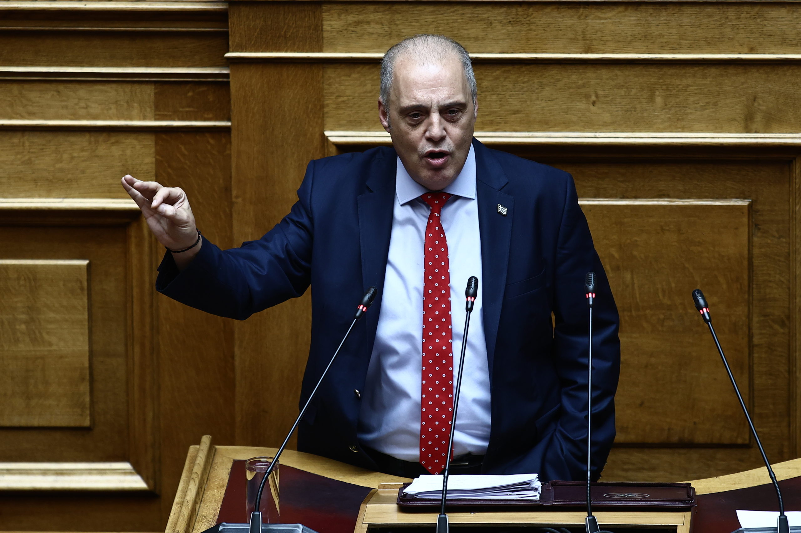 Βελόπουλος: Καταστρέφετε το στράτευμα με νομοθεσία και διχάζετε τις ένοπλες δυνάμεις