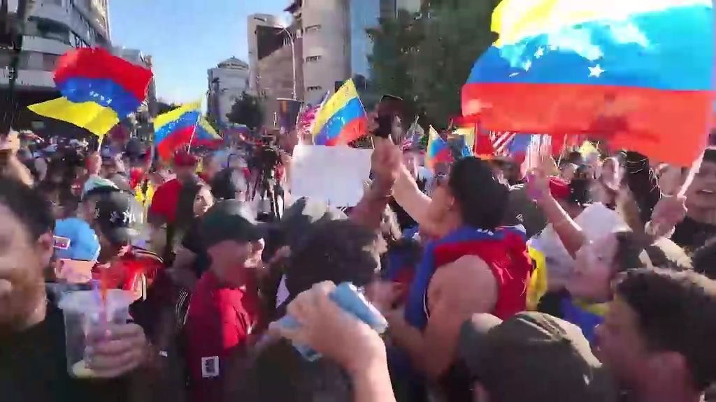 venezoyelanoi-sti-chili-panigyrizoyn-gia-ti-syllipsi-madoyro-1767528552