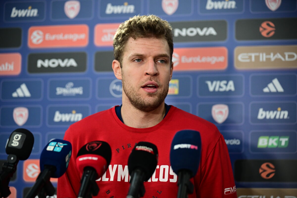 Βεζένκοφ: «Το ντέρμπι προσφέρει ψυχολογία στον νικητή για μια εβδομάδα, ενώ ο ηττημένος το αναλογίζεται περισσότερο»