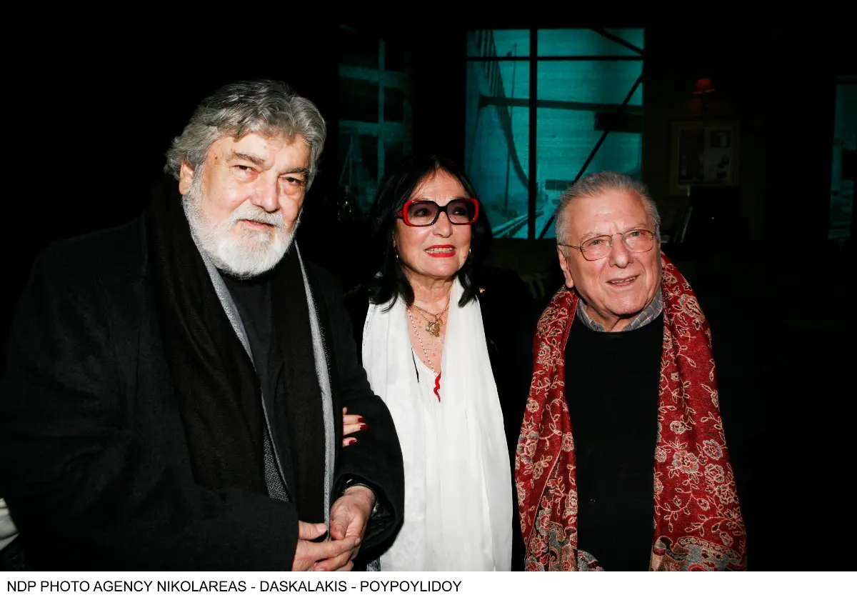 Τόνια Καζιάνη: Η δραματική σύμπτωση στον χαμό της και στον θάνατο του συζύγου της, Γιώργου Τζώρτζη 4 01-02-2010 Επίσημη πρεμιέρα θέατρο Εμπορικόν "Αττική οδός".Γιώργος Τζώρτζης-Νάνα Μούσχουρη-Κώστας Βουτσάς