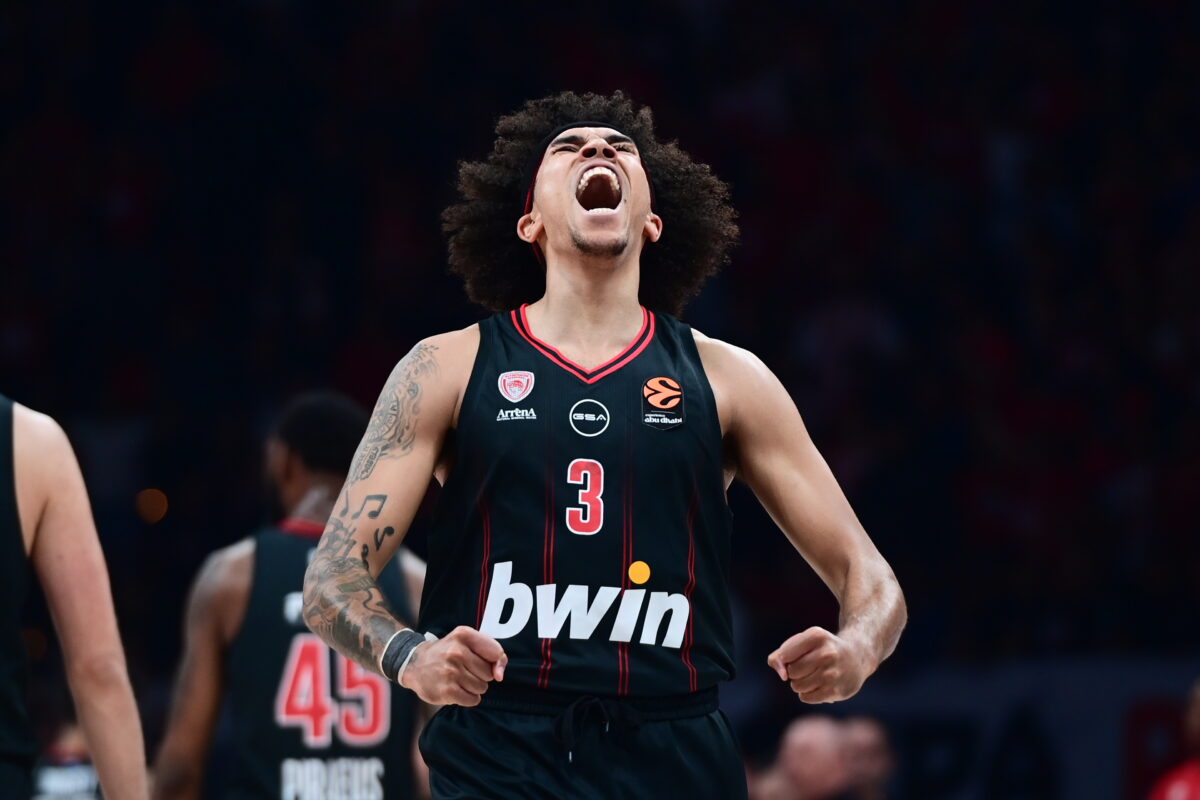 Ολυμπιακός – Μπάγερν Μονάχου επισκόπηση: Ο Γουόρντ πυροδότησε τη φλόγα και ο Βεζένκοφ με τον Μιλουτίνοφ κατέστρεψαν τους Βαυαρούς