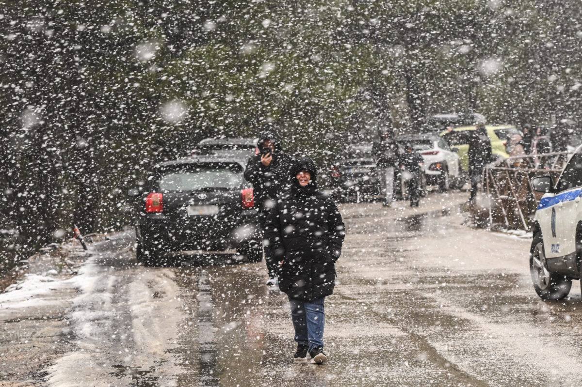 Καιρός: Χιόνια, καταιγίδες και πολικό κρύο πλήττουν τη χώρα από σήμερα – Καταφθάνει νέο βαρομετρικό χαμηλό