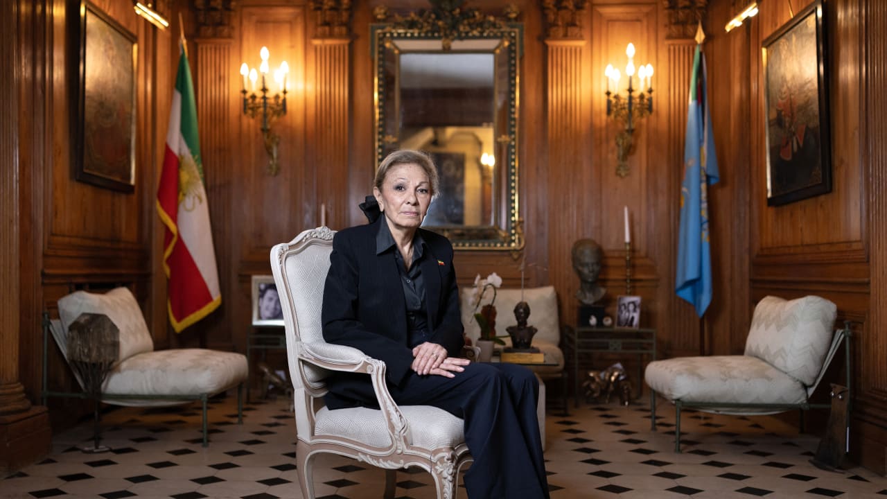 Ιράν: «Χωρίς γυρισμό, ο λαός πρέπει να απελευθερωθεί από το σκοταδιστικό καθεστώς» – Η χήρα του τελευταίου σάχη σπάει τη σιωπή της