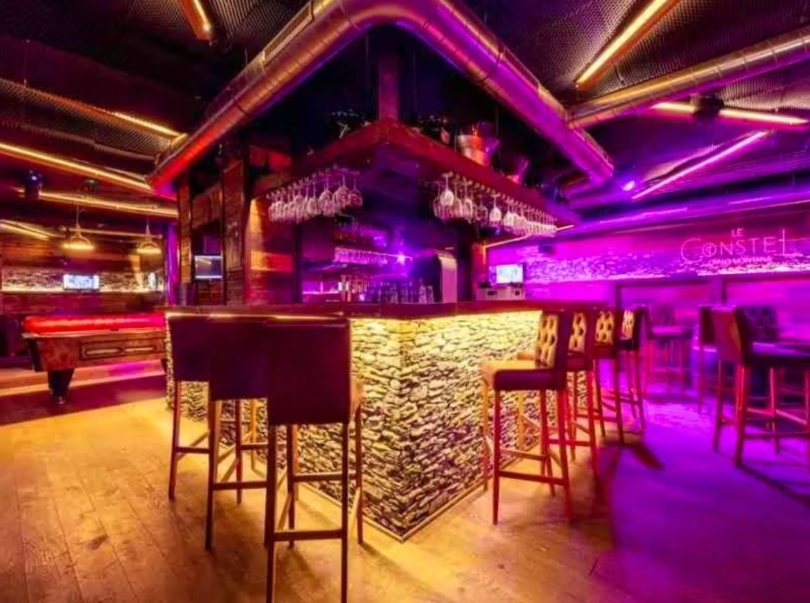 Ελβετία: Σοκ και απορία για τη φωτιά στο μπαρ που μετέτρεψε σε τραγωδία το πρωτοχρονιάτικο πάρτι – Βεγγαλικά στις σαμπάνιες και εύφλεκτα υλικά στην οροφή