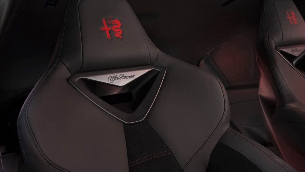 Η καινοτόμα καμπάνια για την Alfa Romeo Junior Ibrida 8 Ηλεκτρικό ή υβριδικό Alfa Romeo Junior; Και από πόσο;