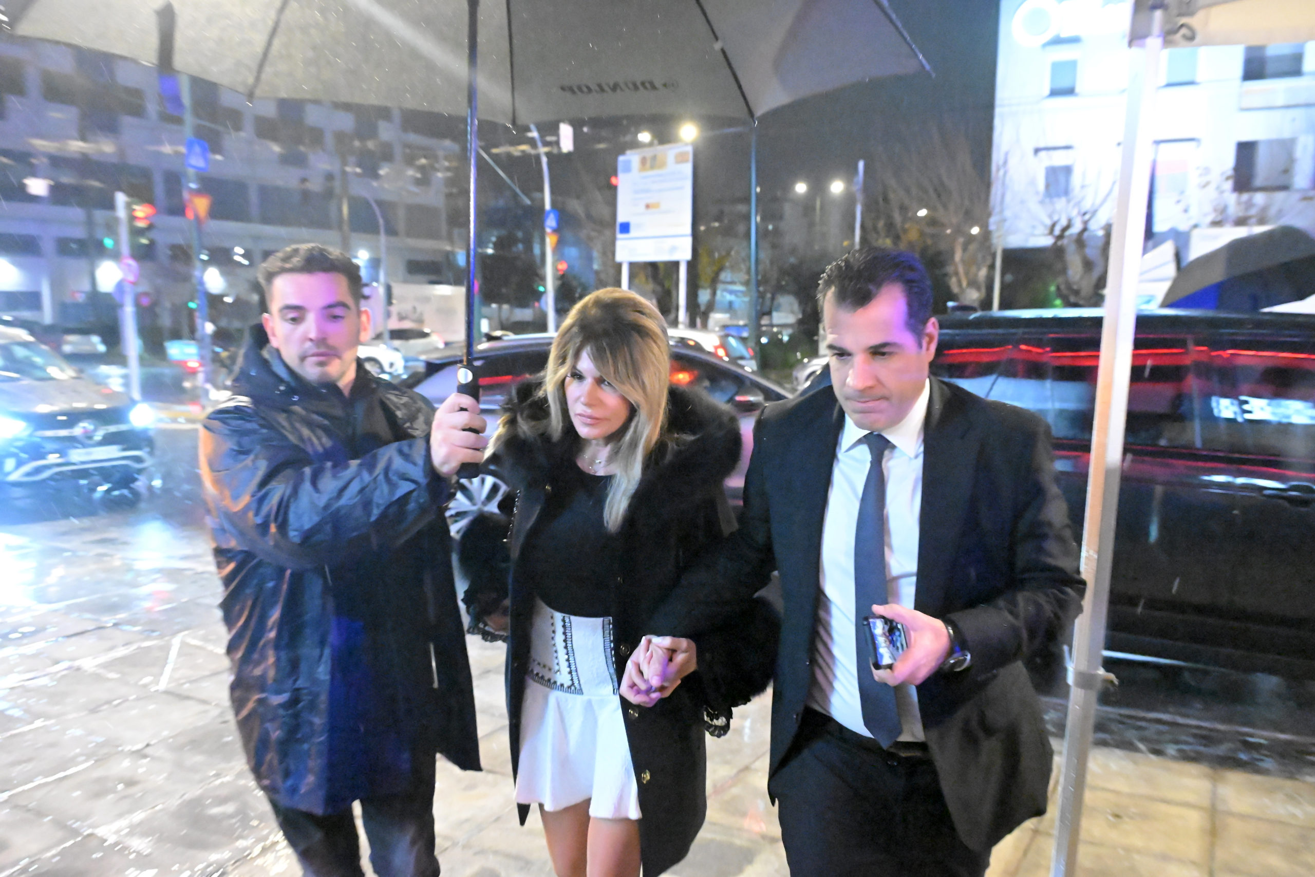 «Melania»: Έναρξη στην Αθήνα με οικοδέσποινα την Κίμπερλι Γκιλφόιλ – Η Μελάνια Τραμπ παρούσα για πολλούς λόγους