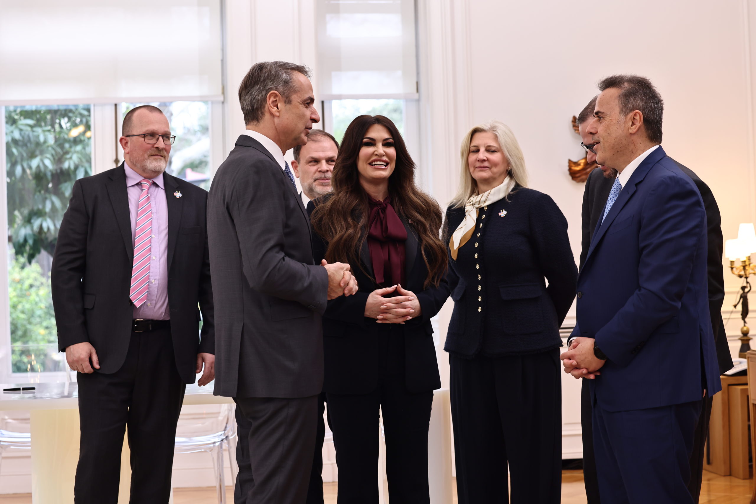 οι υπογραφές με Chevron – Helleniq Energy Μητσοτάκης