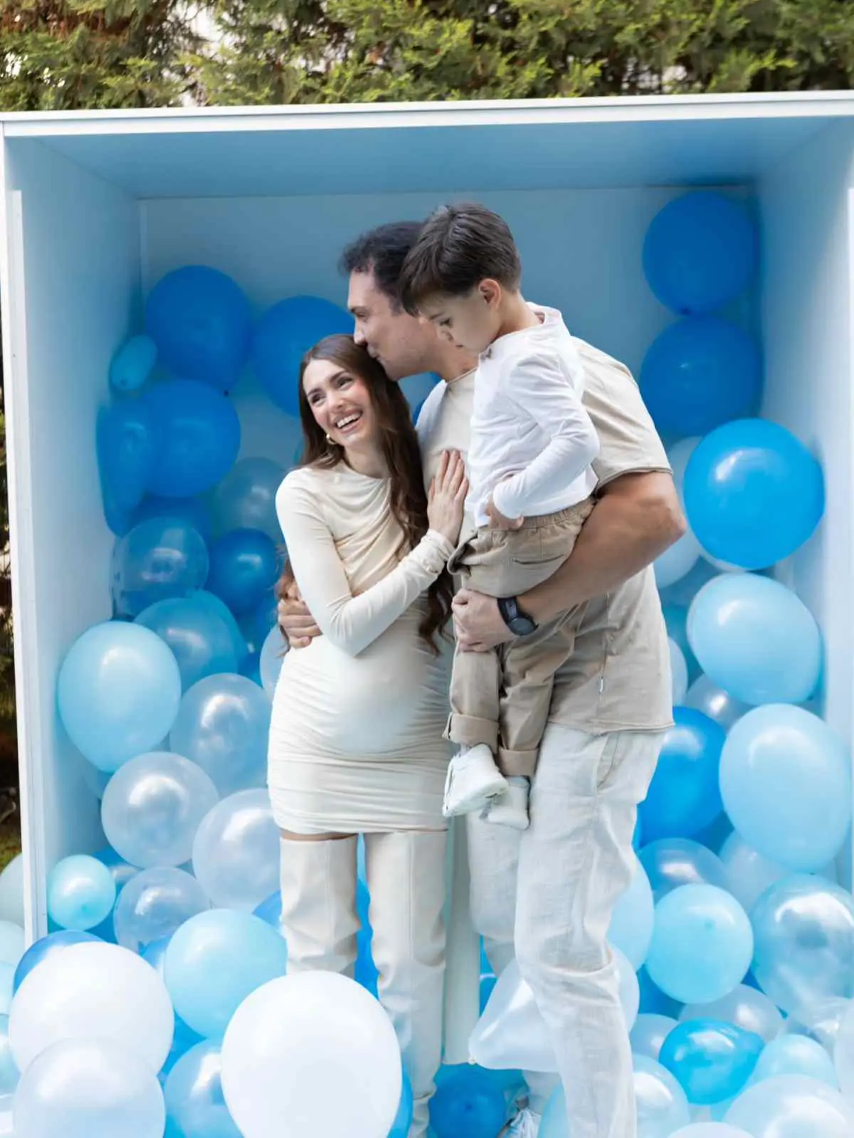 Η Ιωάννα Σιαμπάνη με τον Τζίμη Σταθοκωστόπουλο και τον γιο τους