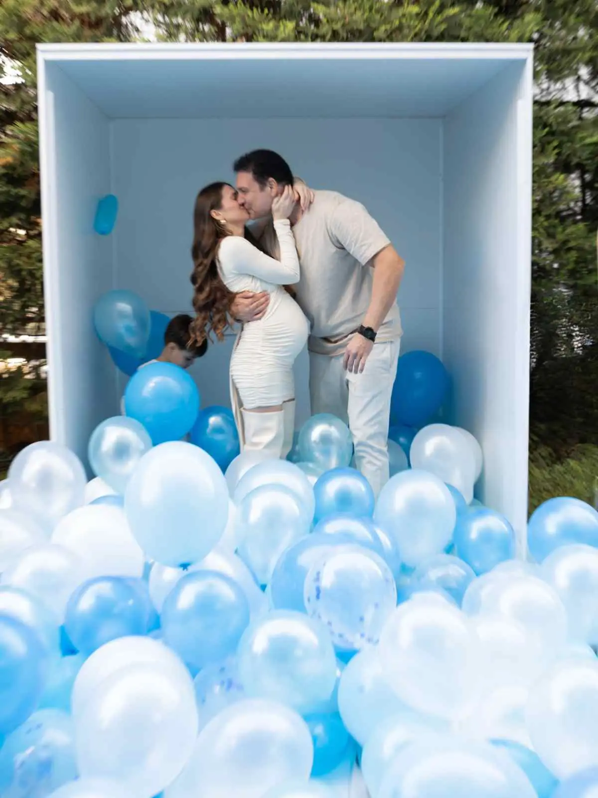 Η Ιωάννα Σιαμπάνη με τον Τζίμη Σταθοκωστόπουλο και τον γιο τους