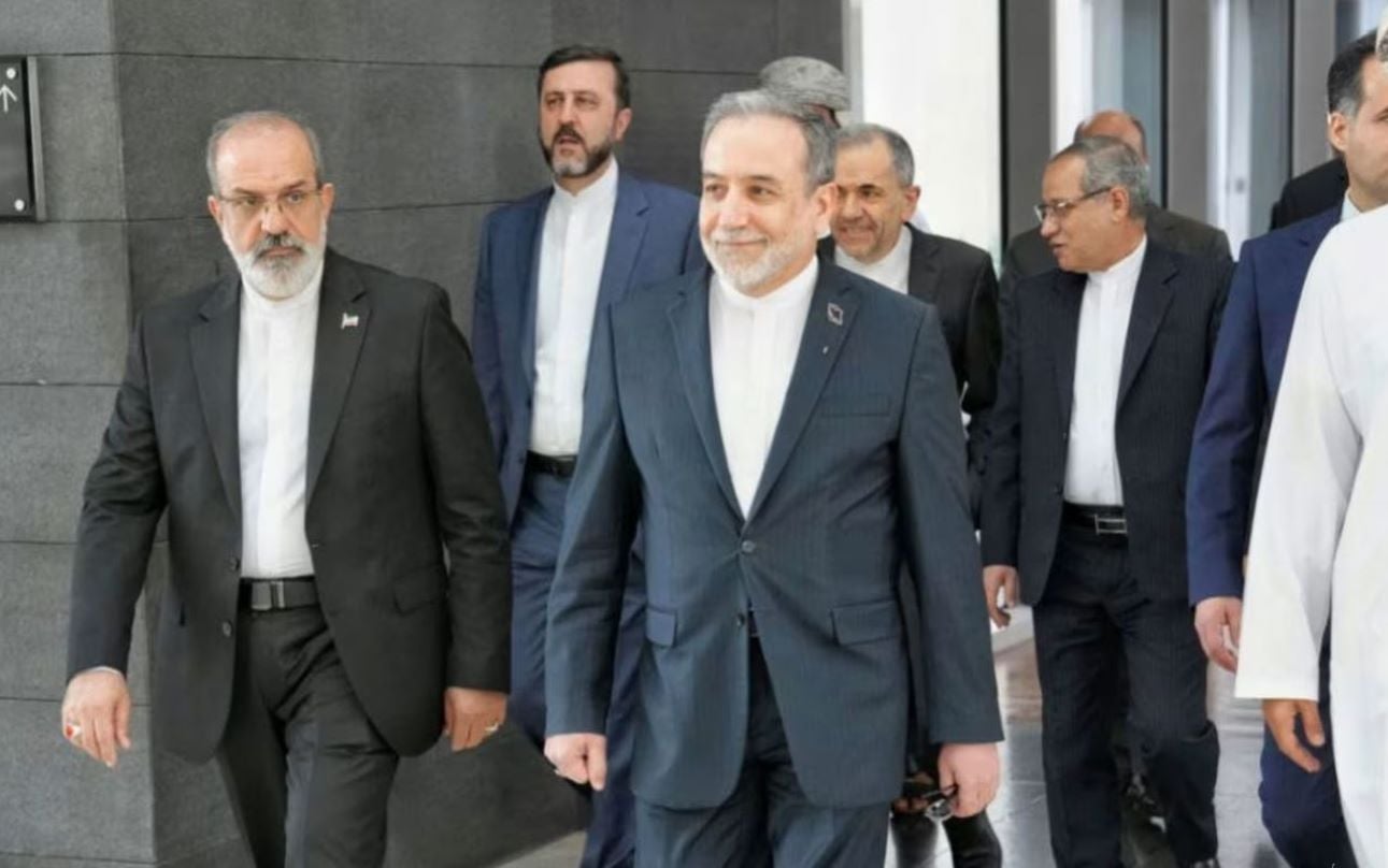 Γενεύη: Καθορίστηκε θεμέλιο για έναρξη συνομιλιών ΗΠΑ – Ιράν – «Πιο ουσιαστικές οι διαπραγματεύσεις αλλά απαιτείται χρόνος»