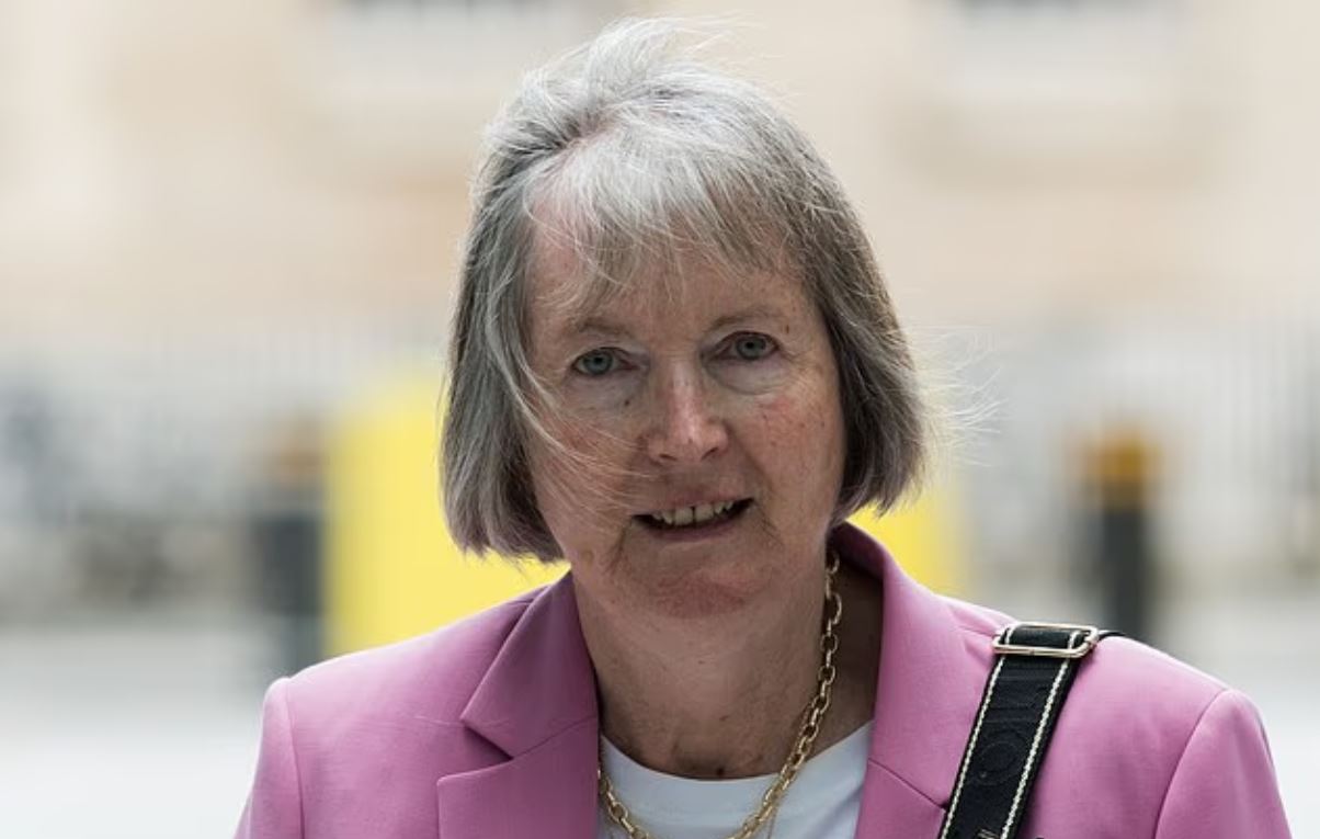 Βρετανία: «Οι γυναίκες με τα γκρι» και ο φόβος των εκλογών – Πώς οι υποστηρικτές του πρωθυπουργού Στάρμερ αγωνίζονται να τον διατηρήσουν στην εξουσία