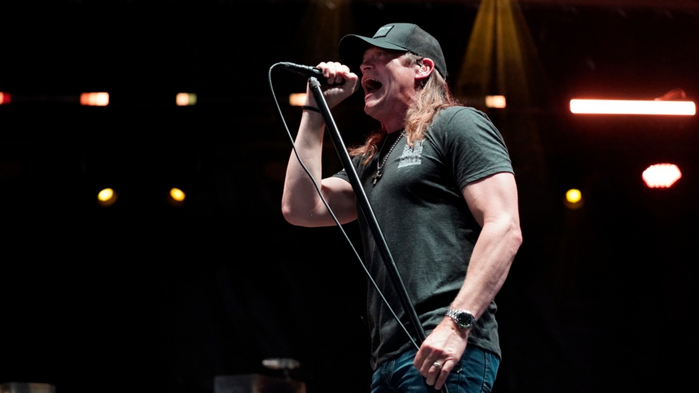 Μπραντ Άρνονλτ: Έφυγε από τη ζωή στα 47 του ο τραγουδιστής των «3 Doors Down»