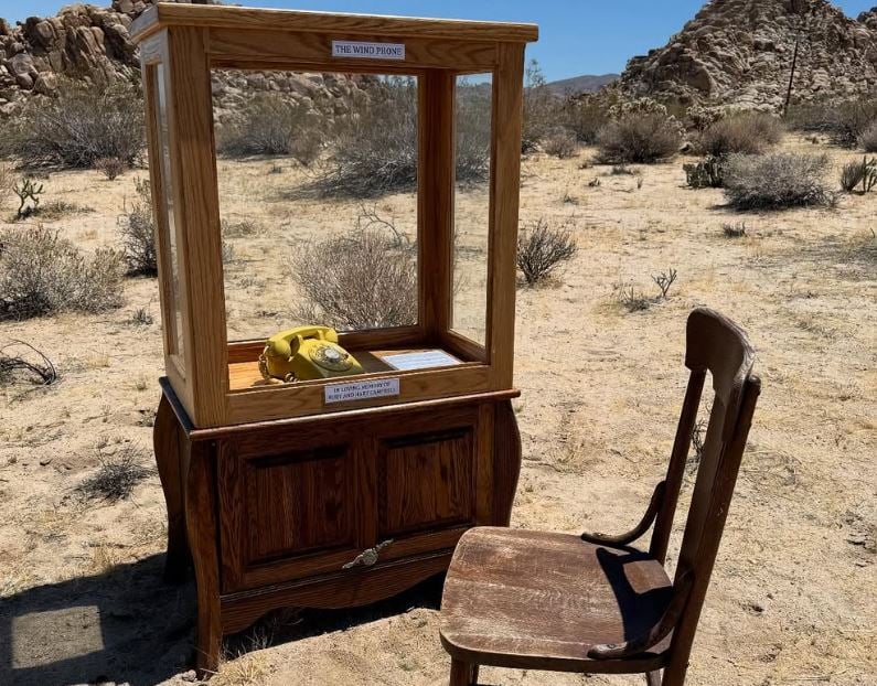 Το «τηλέφωνο του ανέμου»: Πώς μια παλιά συσκευή ανακουφίζει χιλιάδες θρηνούντες – Πού εντοπίζεται 6 Το «τηλέφωνο του ανέμου»: Πώς μια παλιά συσκευή ανακουφίζει χιλιάδες θρηνούντες – Πού εντοπίζεται