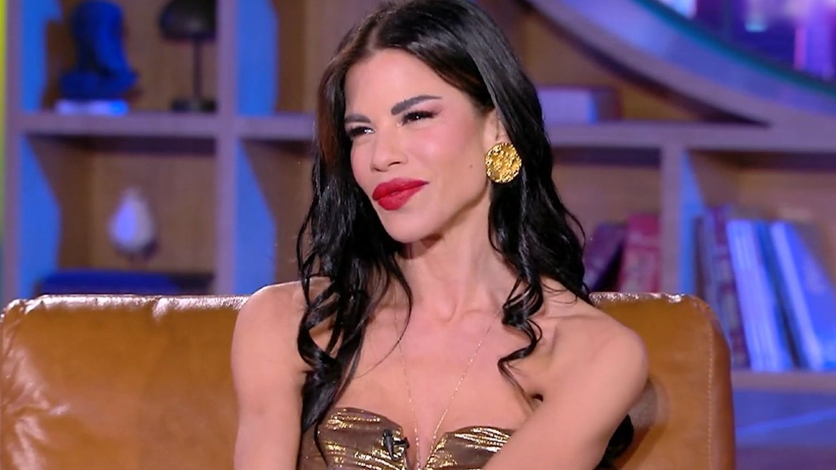 Home 200 Δάφνη Καραβοκύρη: «Ζω έναν έρωτα» – Τι είπε για πιθανό γάμο