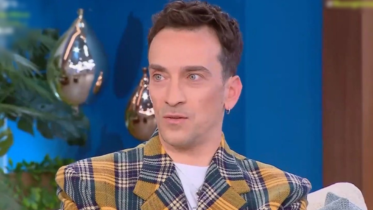 Δημήτρης Σαμόλης: «Ήμουν εξαιρετικά τοξικός σε μια σχέση – Η ψυχοθεραπεία με έκανε να το συνειδητοποιήσω»