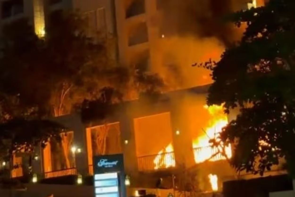 Ντουμπάι: Φλεγόμενος τεχνητός παράδεισος – Ο ιρανικός πύραυλος που αναχαιτίστηκε