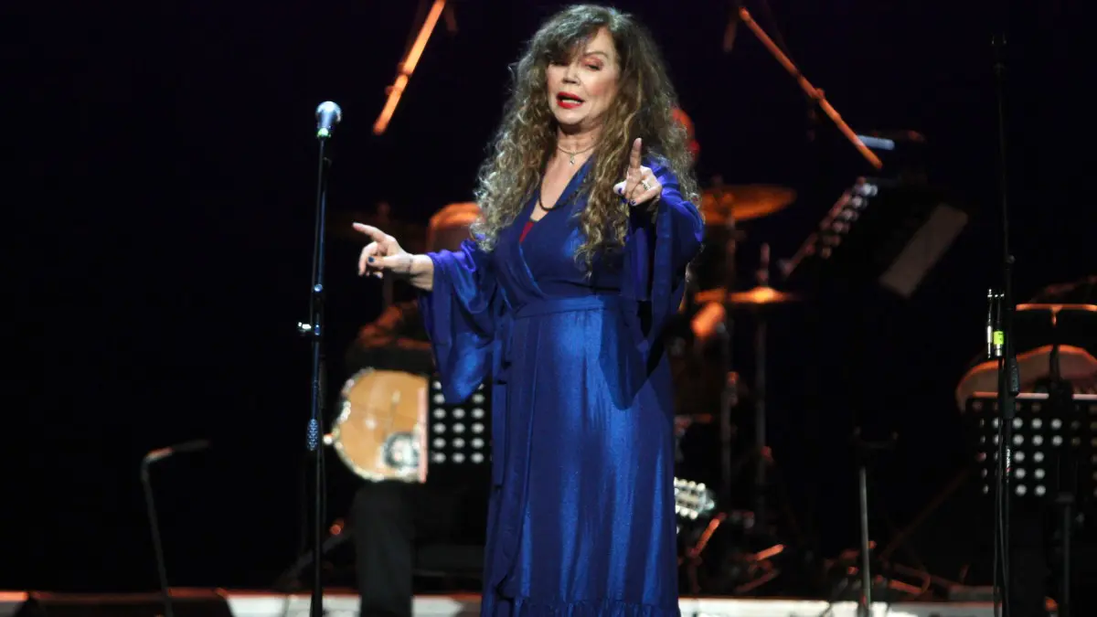 J2US – Διάσημη τραγουδίστρια αναλαμβάνει ρόλο guest κριτή 2 Ελένη Δήμου