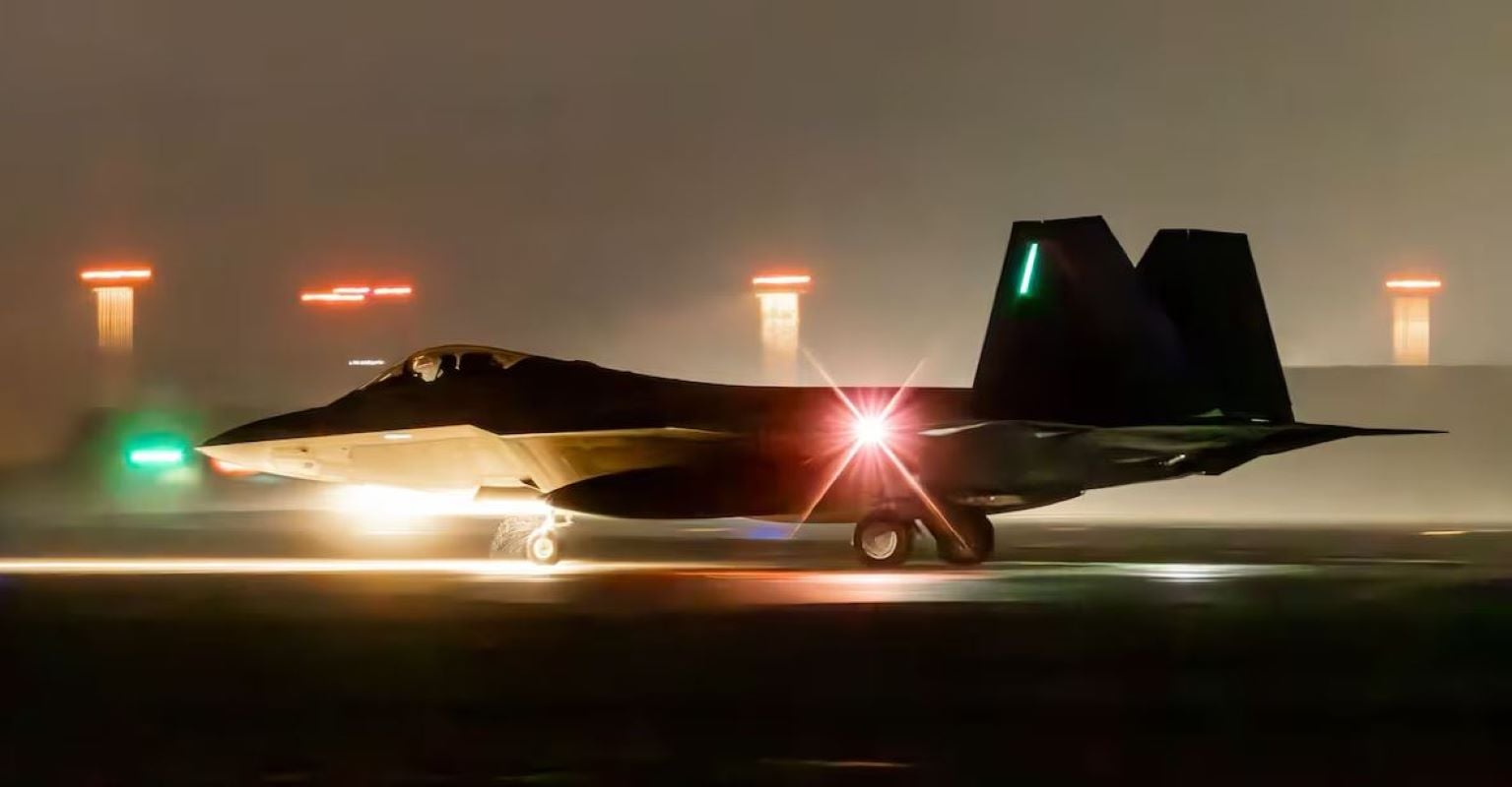 ΗΠΑ: Αποστέλλουν δεκάδες μαχητικά σε Ευρώπη και Μέση Ανατολή, ενόψει πιθανής εντολής Τραμπ για επίθεση στο Ιράν – Η σημασία της Σούδας