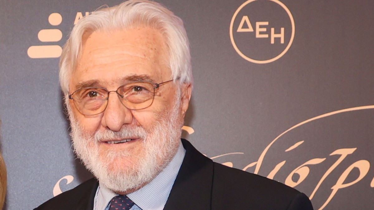 Γιάννης Σμαραγδής: Αποσύρθηκε στο σπίτι της συζύγου του