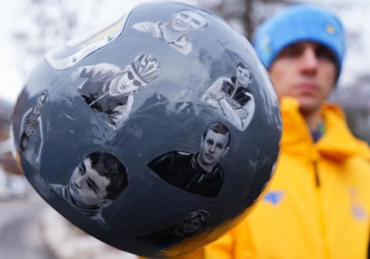 Χειμερινοί Ολυμπιακοί Αγώνες 2026: Η αποτυχία της ΔΟΕ με το «κράνος μνήμης» του Ουκρανού αθλητή – Ποιες ήταν οι εναλλακτικές αντί του αποκλεισμού του