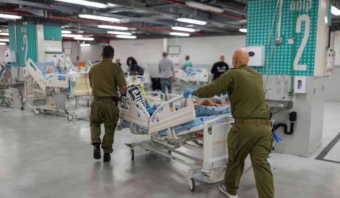 Ισραήλ: Σειρήνες ηχούν παντού, οι πολίτες στα καταφύγια – Ιρανικοί πύραυλοι πλήττουν Βορρά και Νότο 2 Ισραήλ: Σειρήνες ηχούν παντού, οι πολίτες στα καταφύγια – Ιρανικοί πύραυλοι πλήττουν Βορρά και Νότο